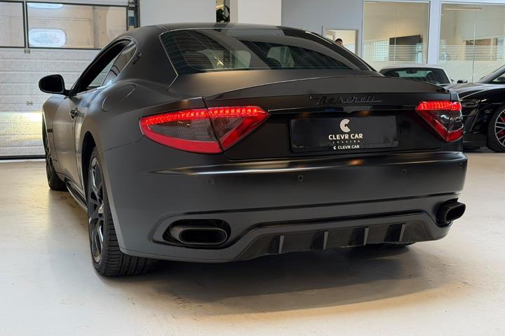 Sort Maserati Granturismo fra 2013