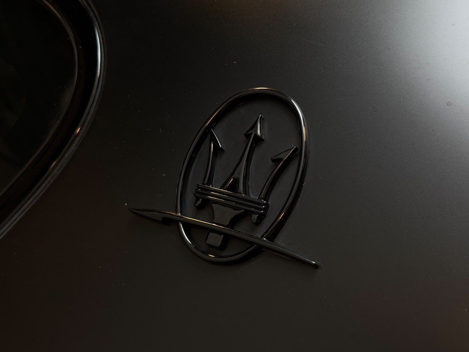 Sort Maserati Granturismo fra 2013