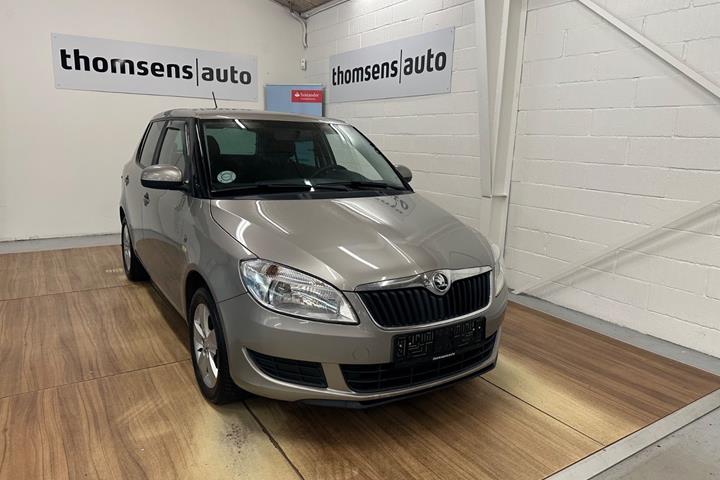 Beige Skoda Fabia fra 2014