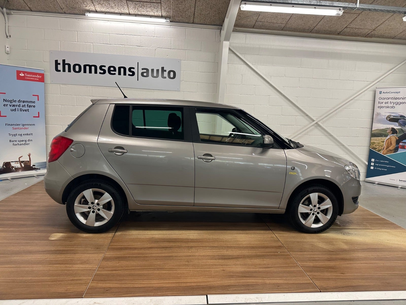 Beige Skoda Fabia fra 2014