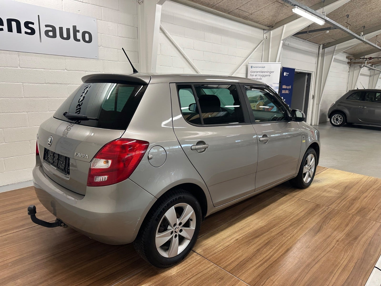 Beige Skoda Fabia fra 2014