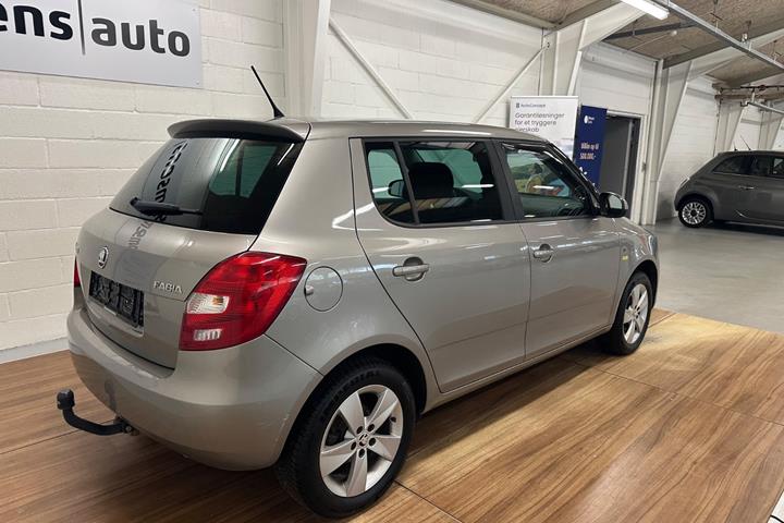 Beige Skoda Fabia fra 2014