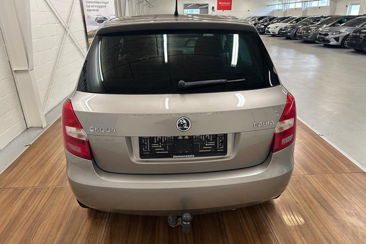 Beige Skoda Fabia fra 2014