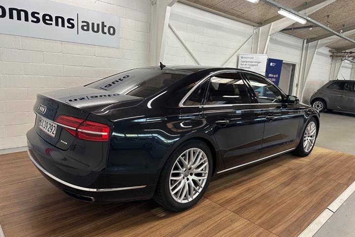 Sort Audi A8 fra 2015