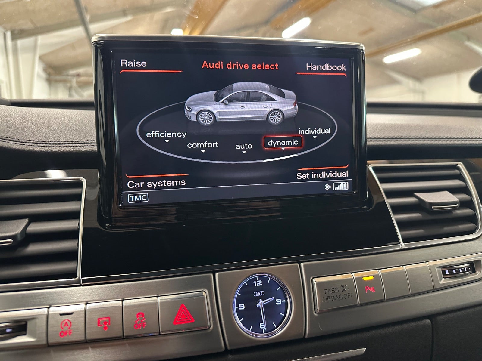 Sort Audi A8 fra 2015