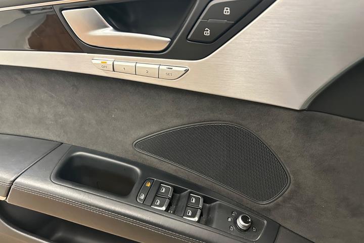 Sort Audi A8 fra 2015