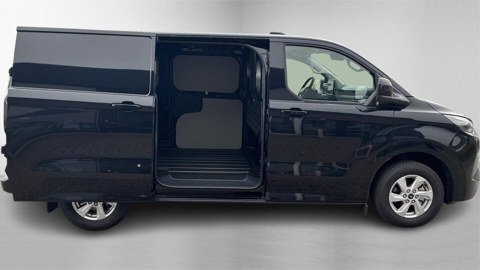 Sort Ford Transit Custom 320 L1 fra 2026