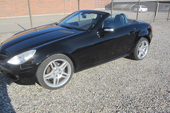 Sort Mercedes SLK280 fra 2005
