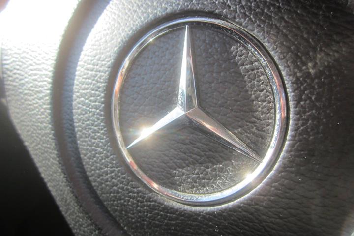 Sort Mercedes SLK280 fra 2005
