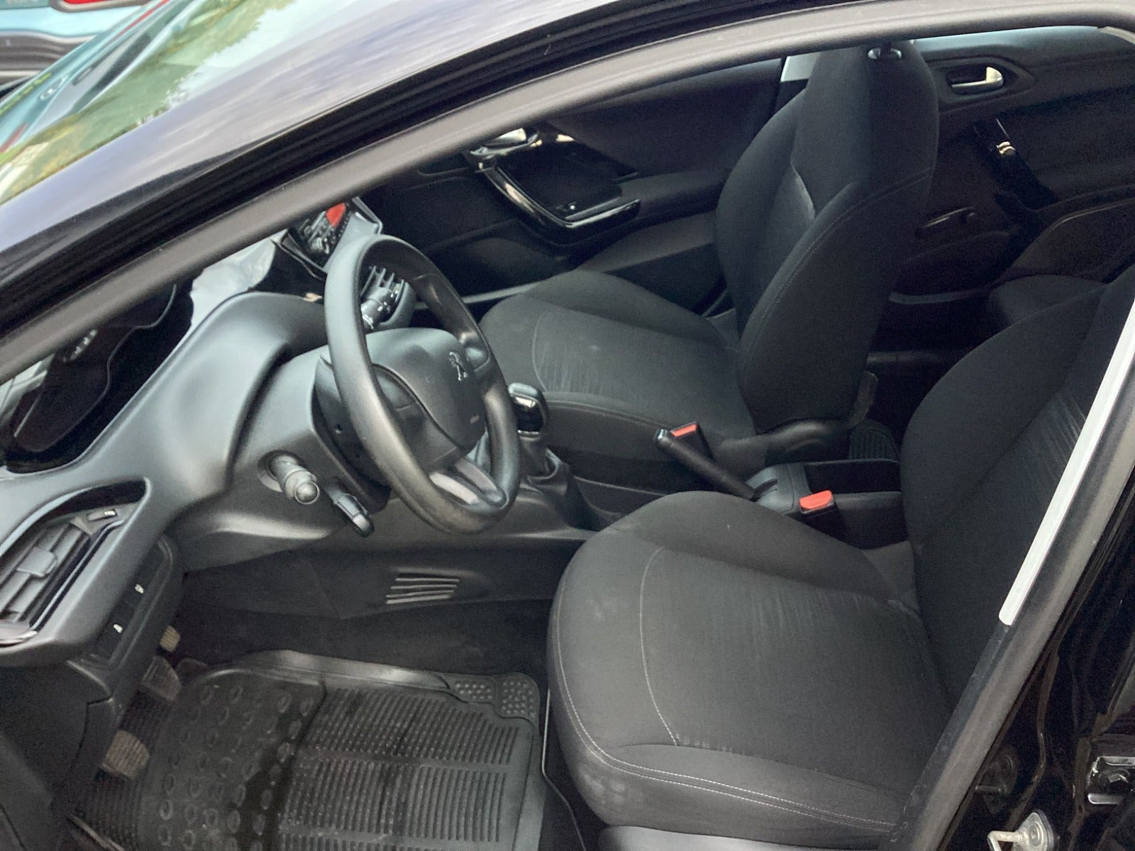 undefined Peugeot 208 fra 2014