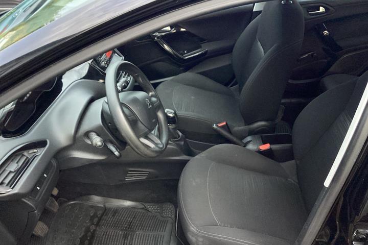 undefined Peugeot 208 fra 2014