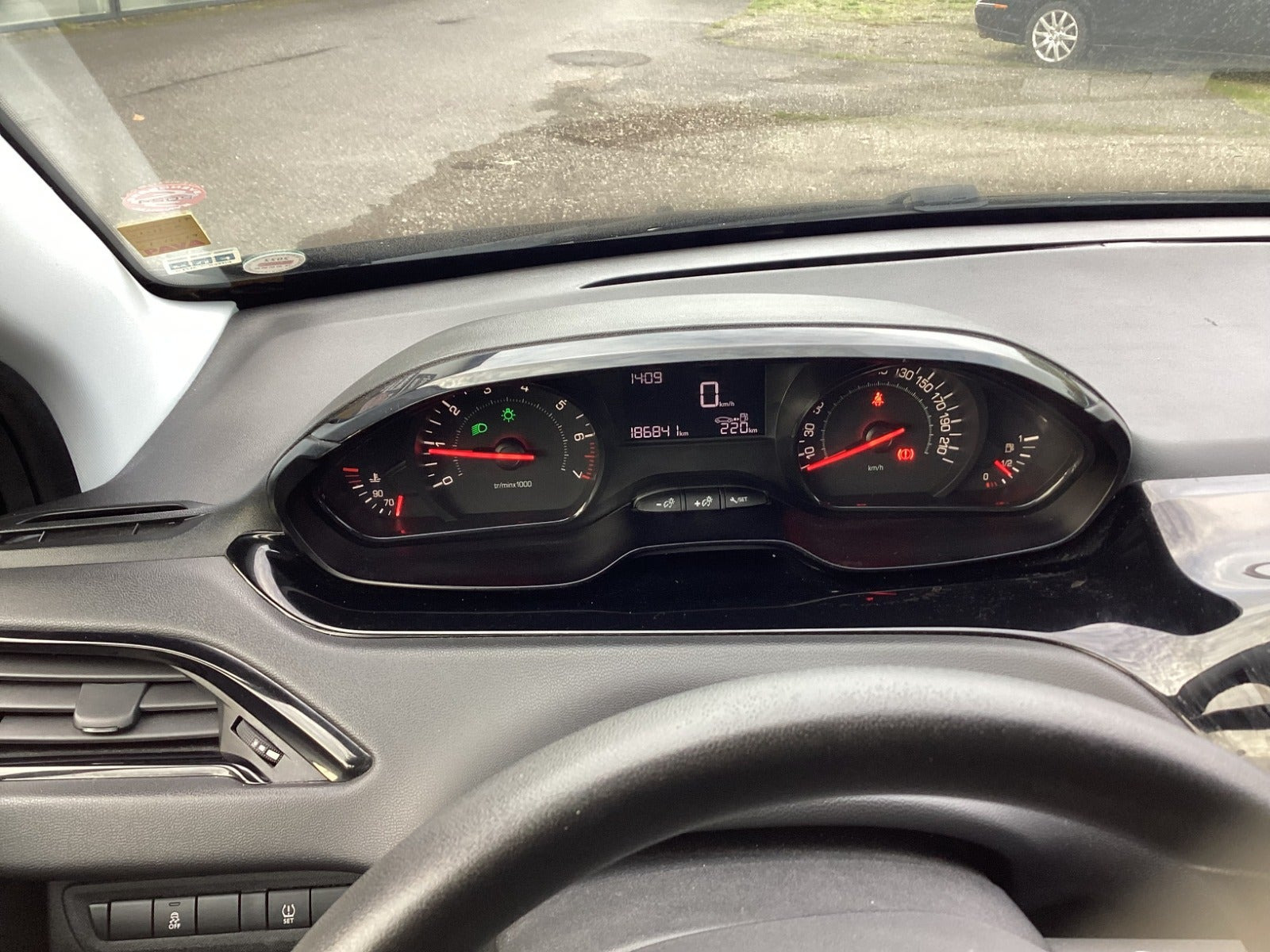 undefined Peugeot 208 fra 2014
