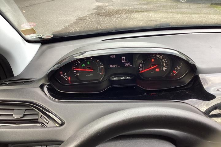 undefined Peugeot 208 fra 2014