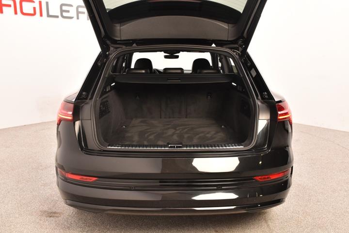Sort Audi e-tron fra 2020