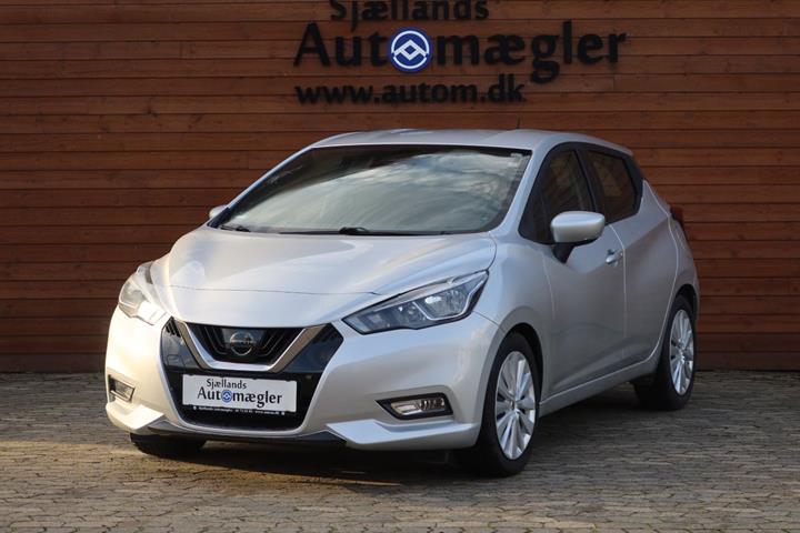 Sølv Nissan Micra fra 2018 set udefra