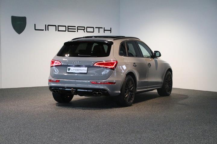 Grå Audi SQ5 fra 2017