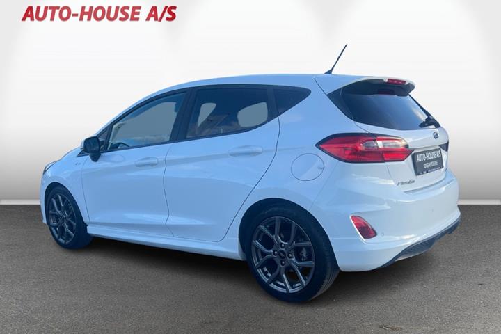 Hvid Ford Fiesta fra 2022