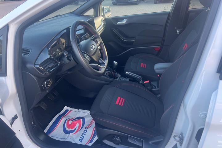 Hvid Ford Fiesta fra 2022