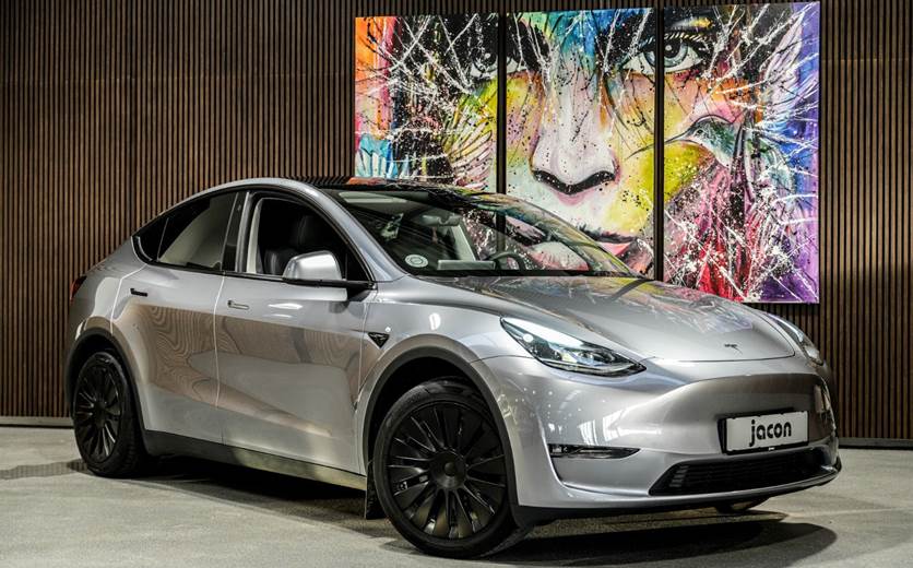 Tesla Model Y Long Range AWD