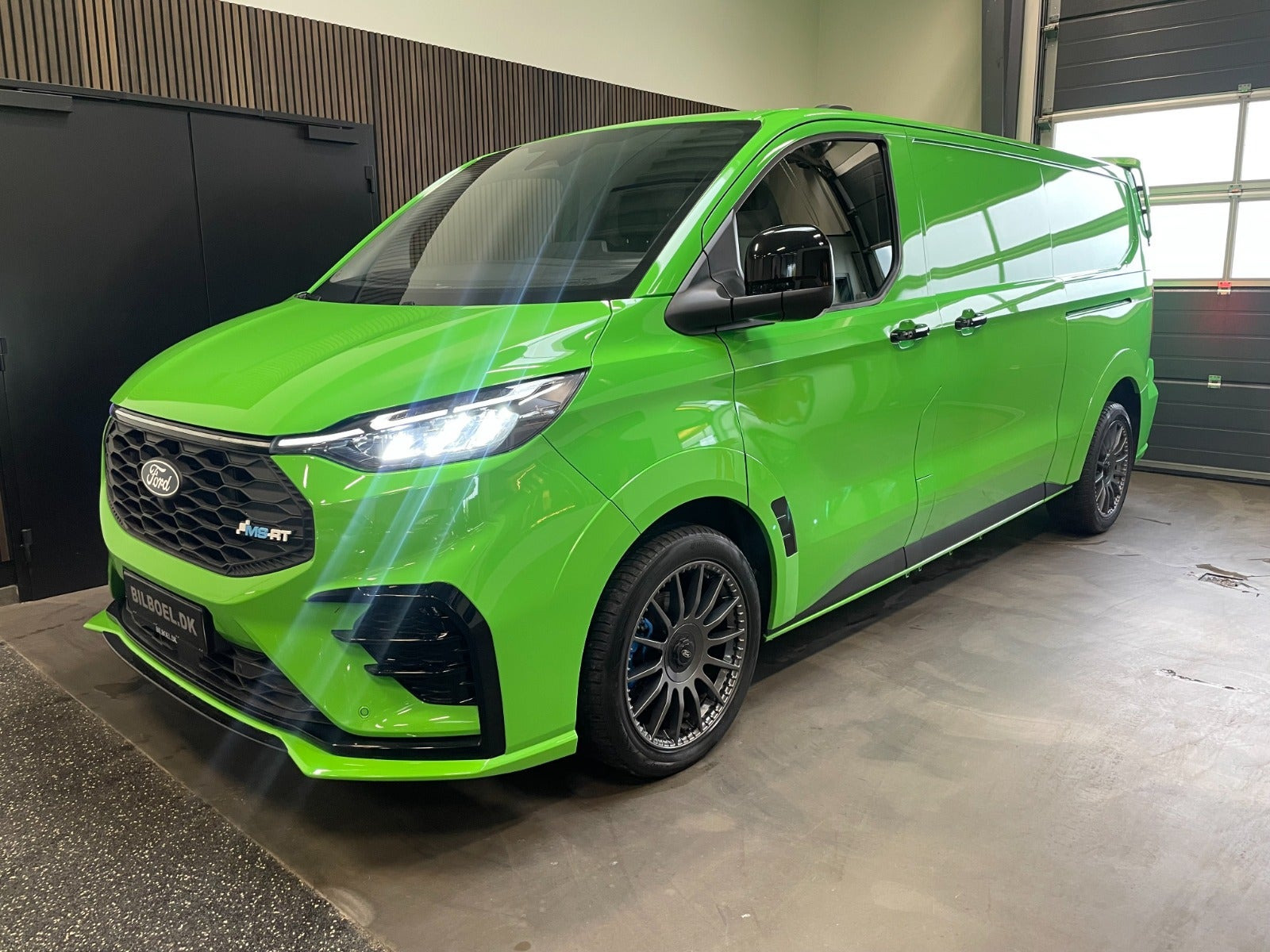 Grøn Ford Transit Custom 300 L2 fra 2025
