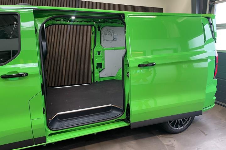 Grøn Ford Transit Custom 300 L2 fra 2025
