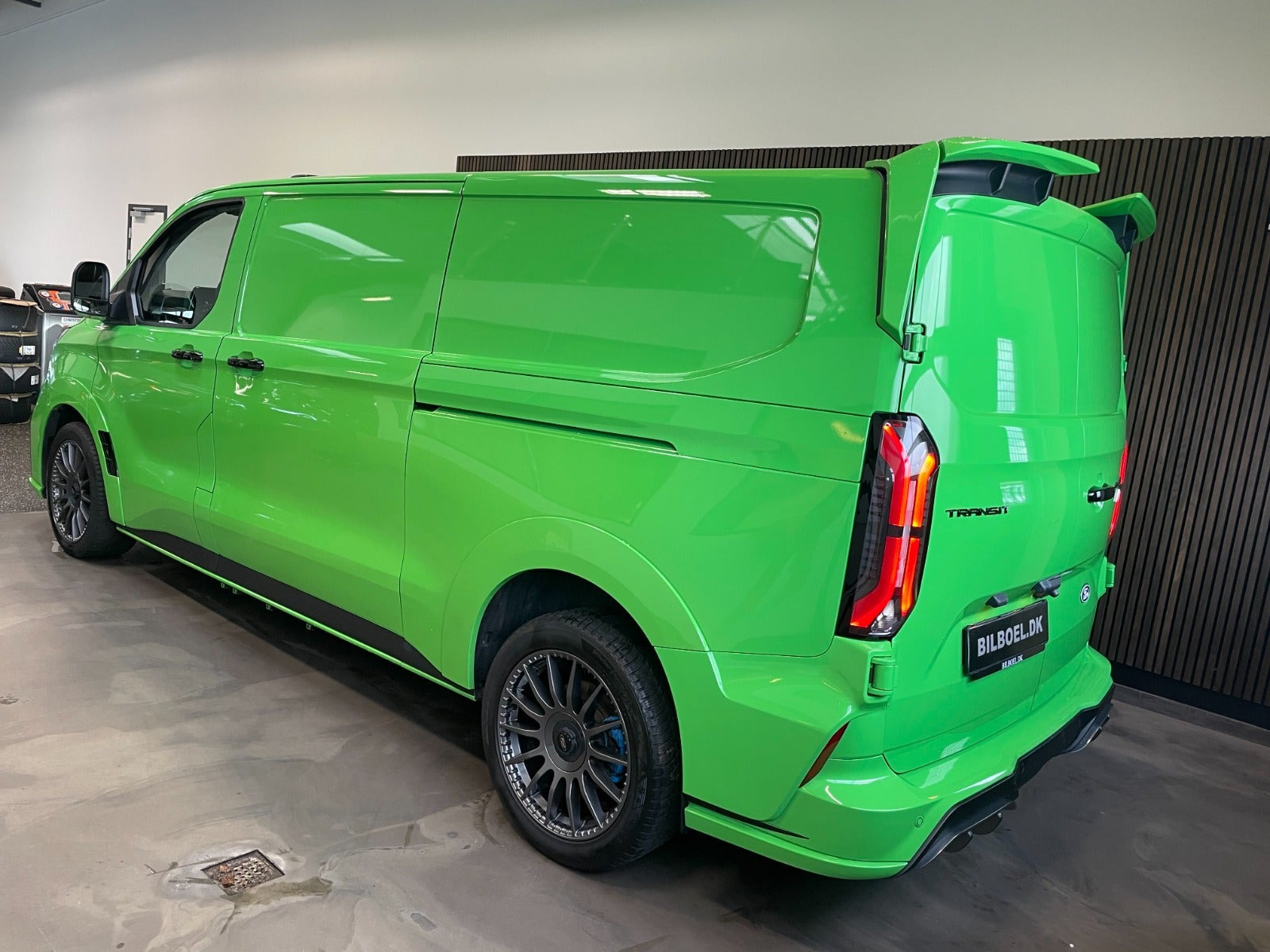 Grøn Ford Transit Custom 300 L2 fra 2025