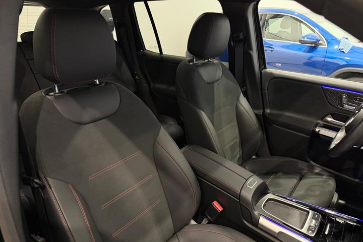 Sort Mercedes EQB250+ fra 2025