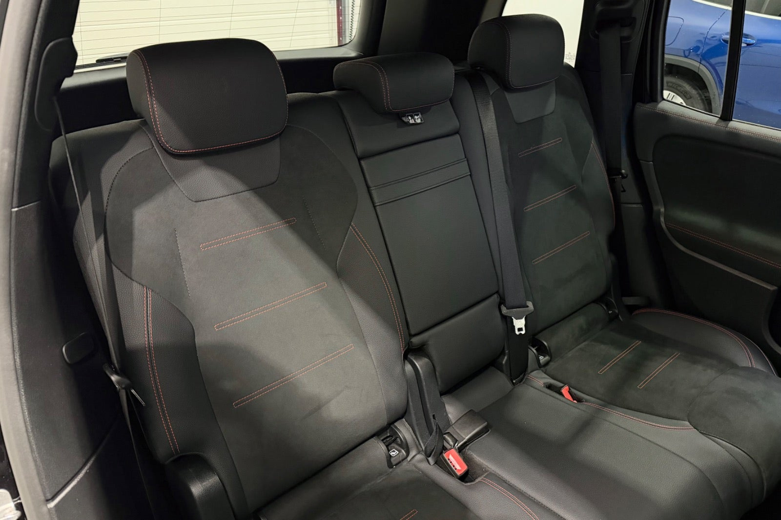 Sort Mercedes EQB250+ fra 2025