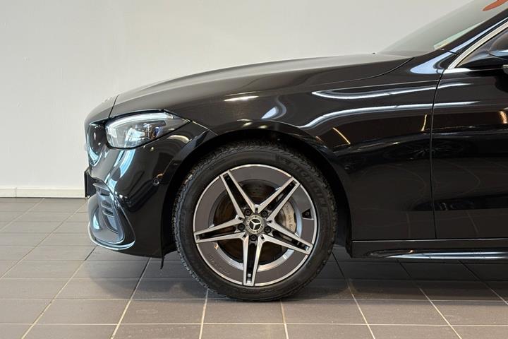 Sort Mercedes C300 e fra 2022