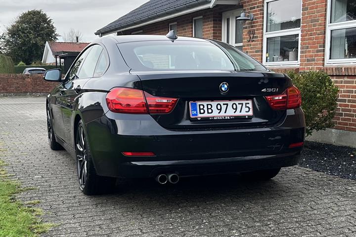 Sort BMW 430i fra 2016