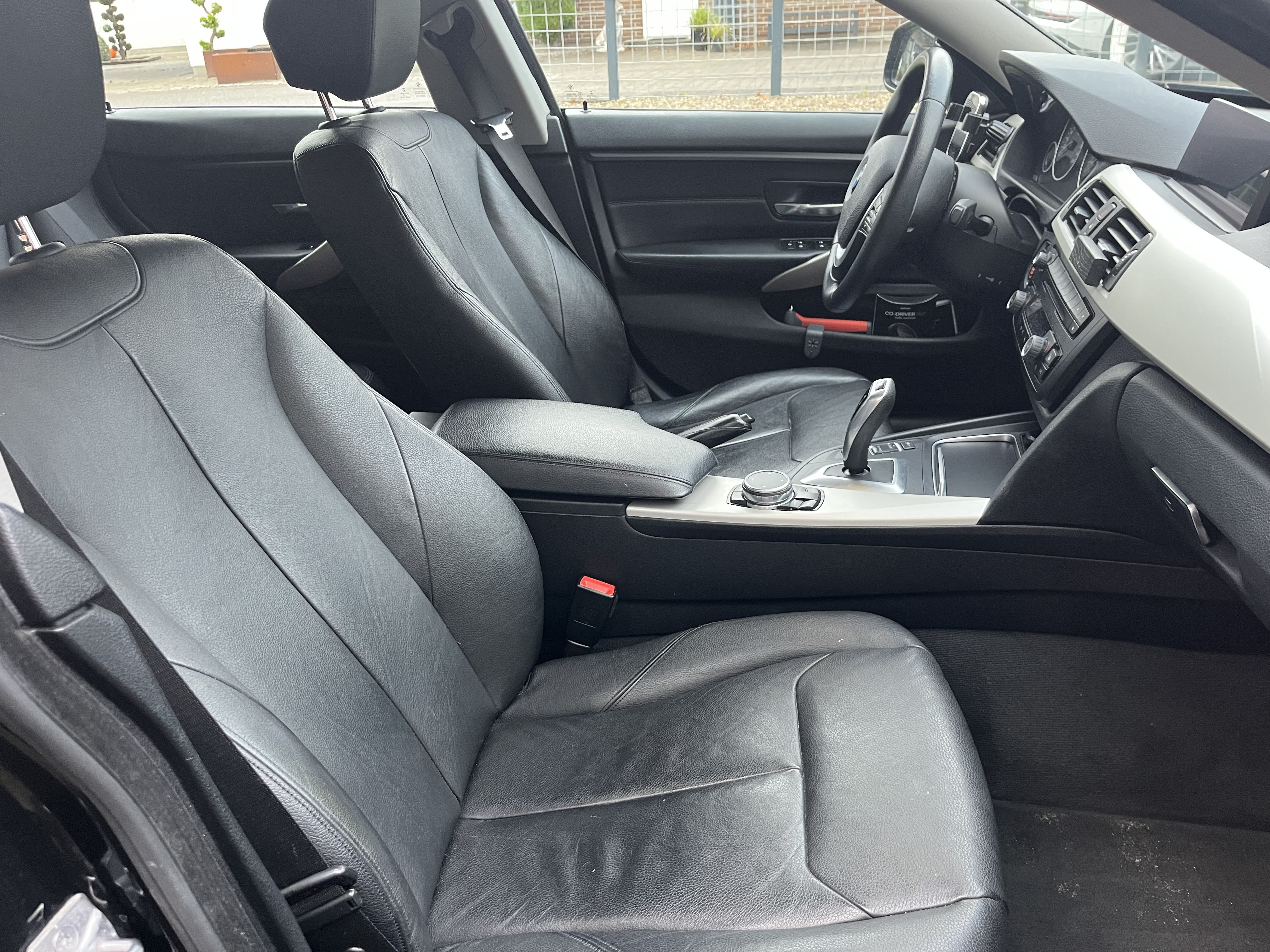 Sort BMW 430i fra 2016