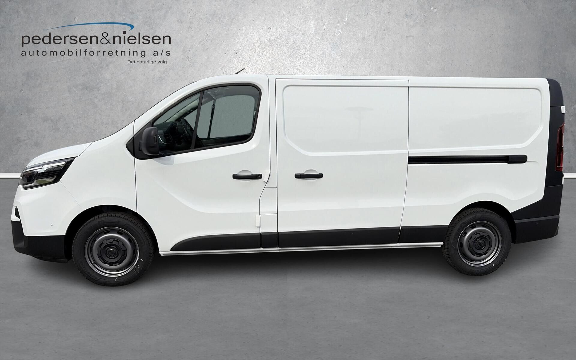 Hvid Nissan Primastar fra 2026