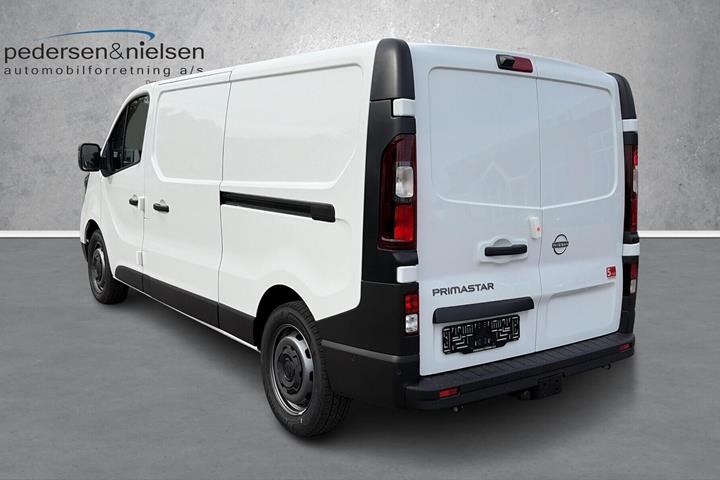 Hvid Nissan Primastar fra 2026