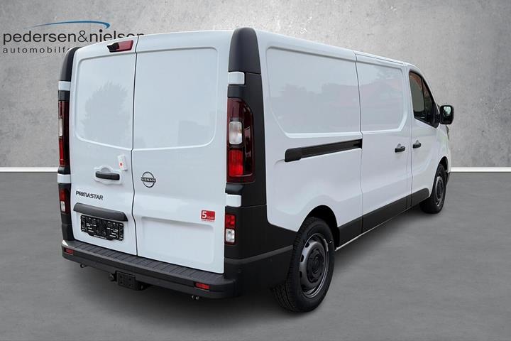 Hvid Nissan Primastar fra 2026