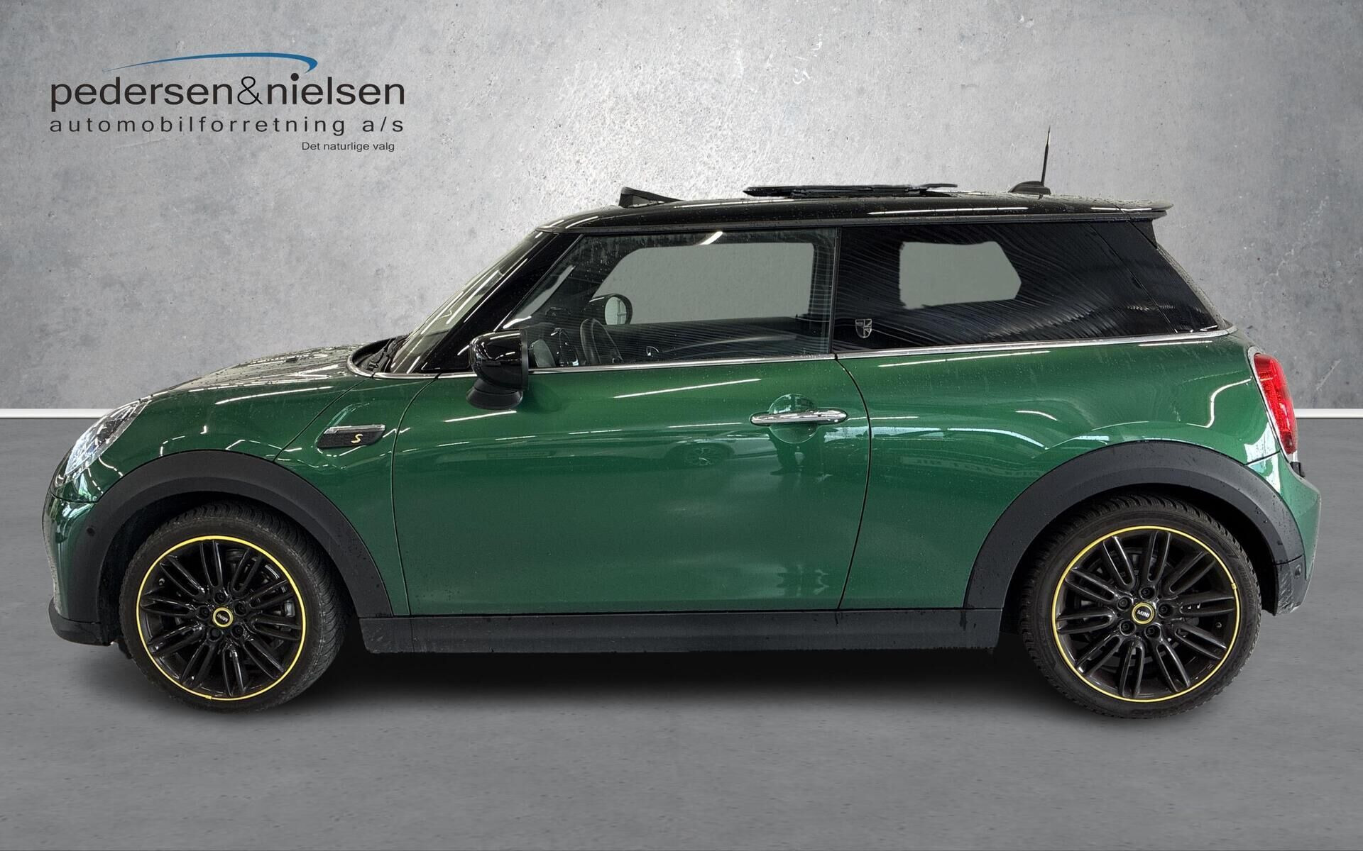 Grøn Mini Cooper fra 2023