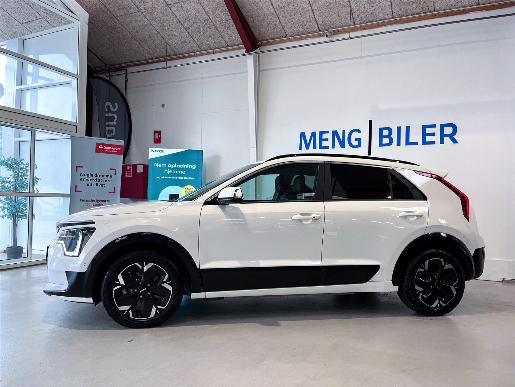 Hvid Kia Niro EV fra 2025