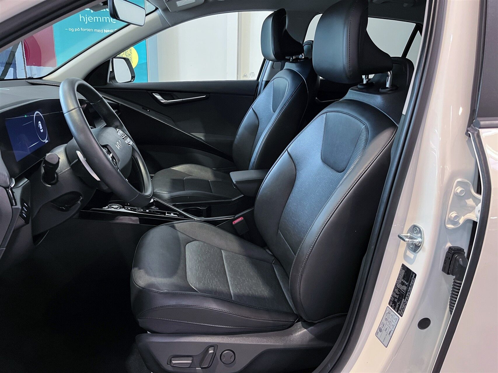 Hvid Kia Niro EV fra 2025