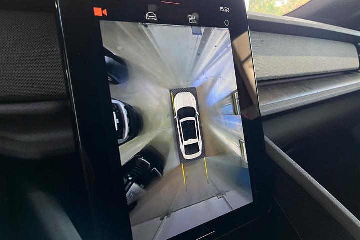 Blå Polestar 2 fra 2023