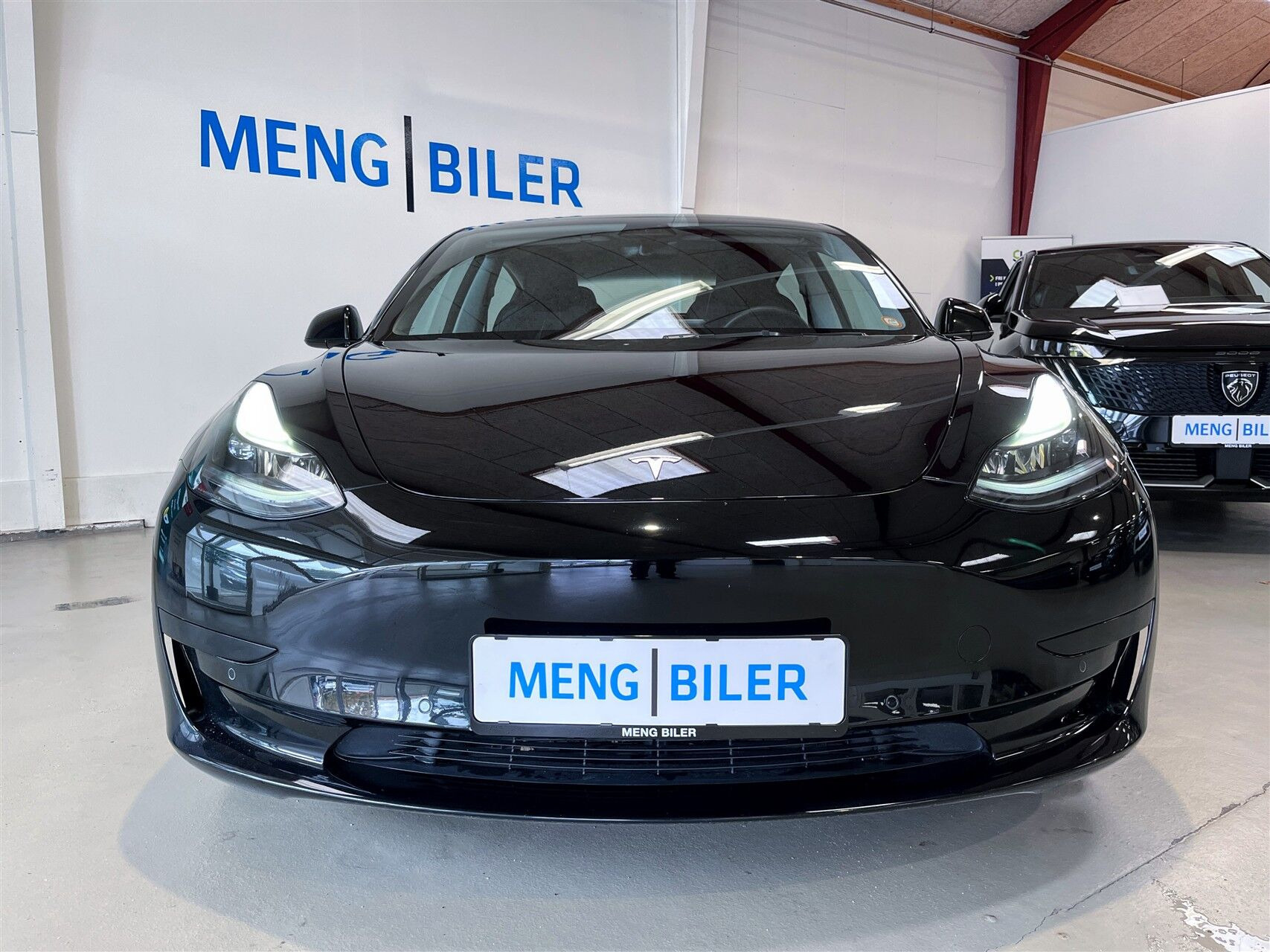 Sort Tesla Model 3 fra 2022