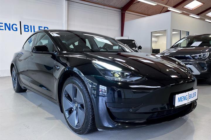 Sort Tesla Model 3 fra 2022