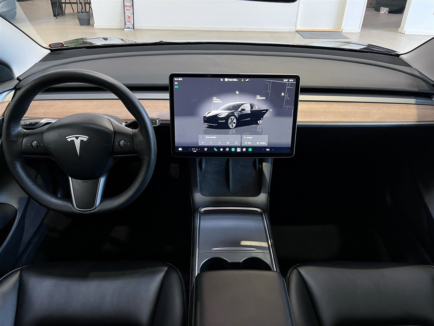 Sort Tesla Model 3 fra 2022