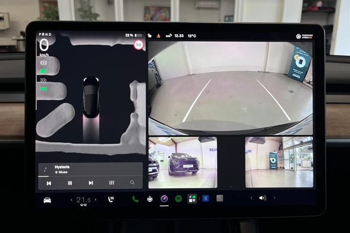 Sort Tesla Model 3 fra 2022