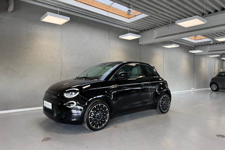 Sort Fiat 500e fra 2024