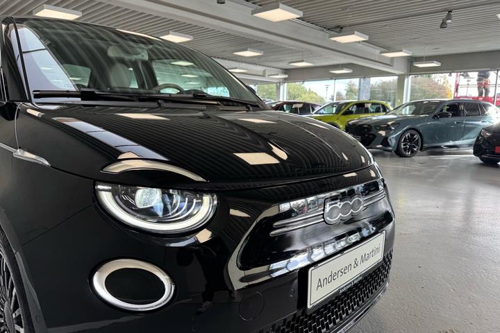 Sort Fiat 500e fra 2024