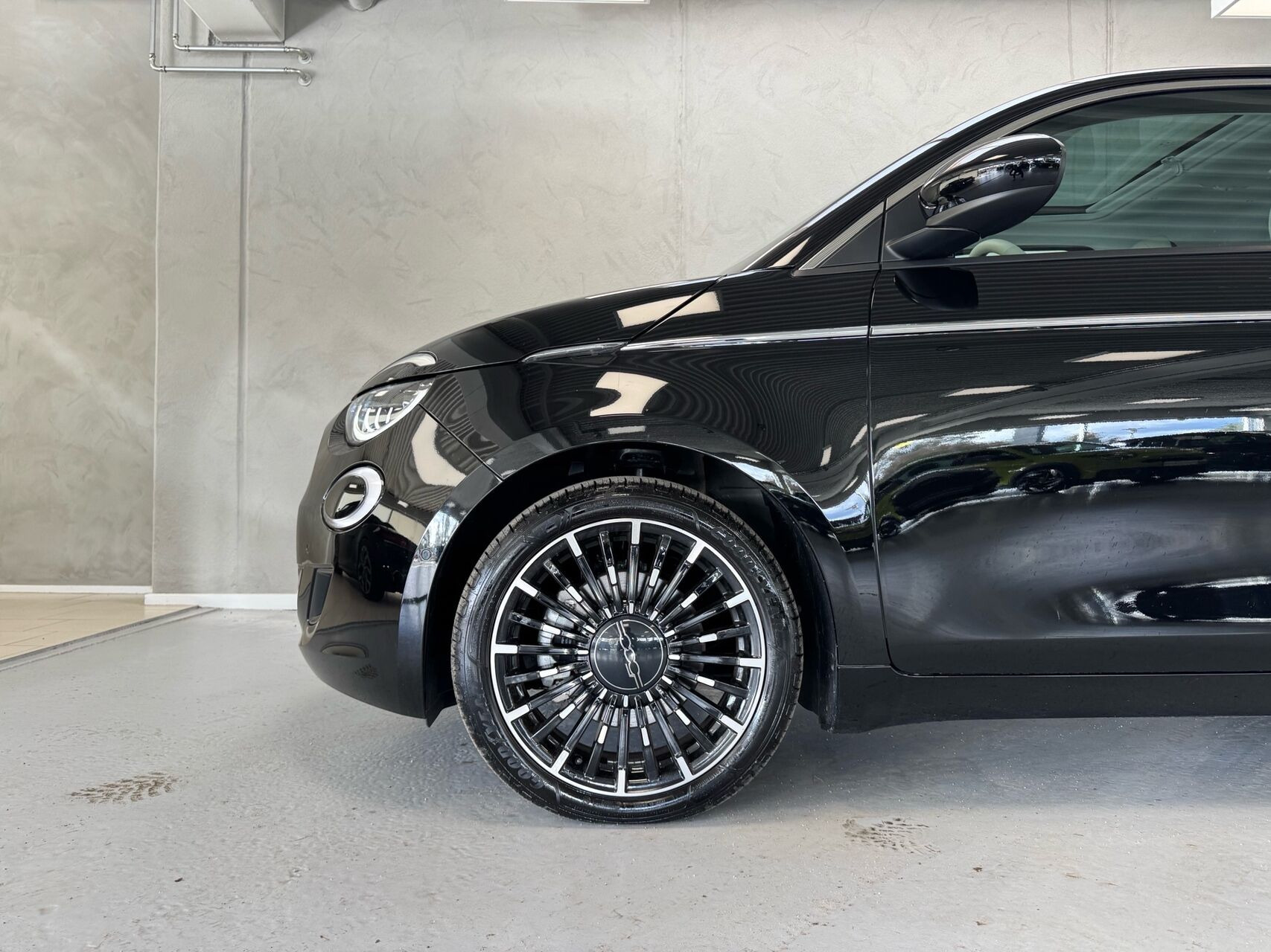 Sort Fiat 500e fra 2024