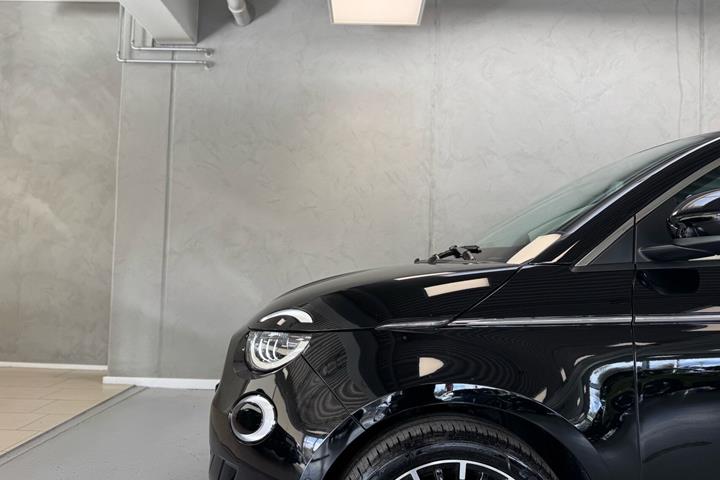 Sort Fiat 500e fra 2024