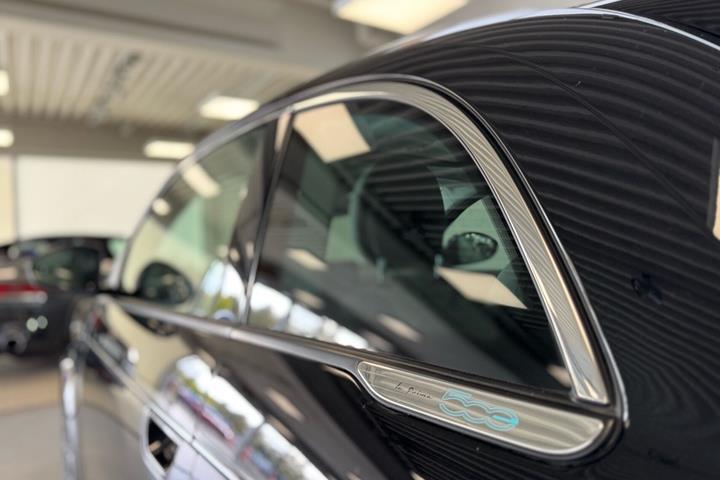 Sort Fiat 500e fra 2024