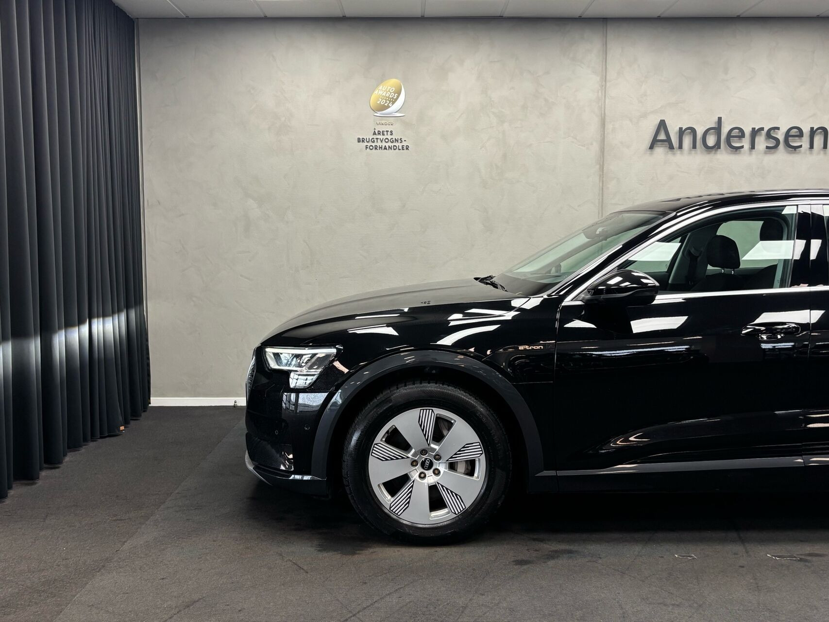 Sort Audi e-tron fra 2023