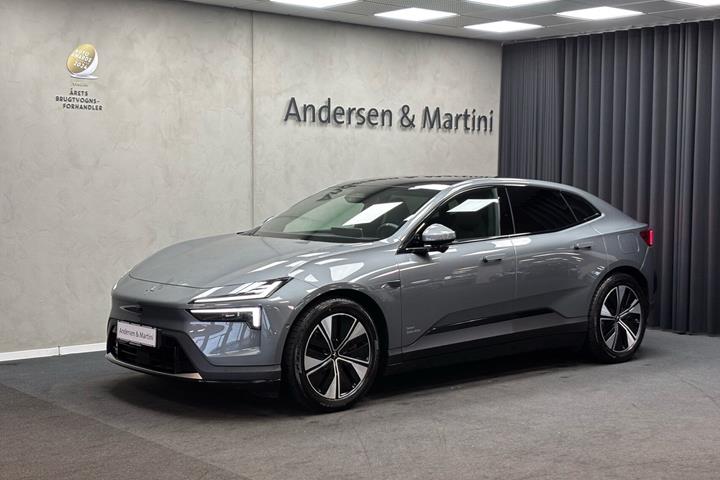 Grå Polestar 4 fra 2026