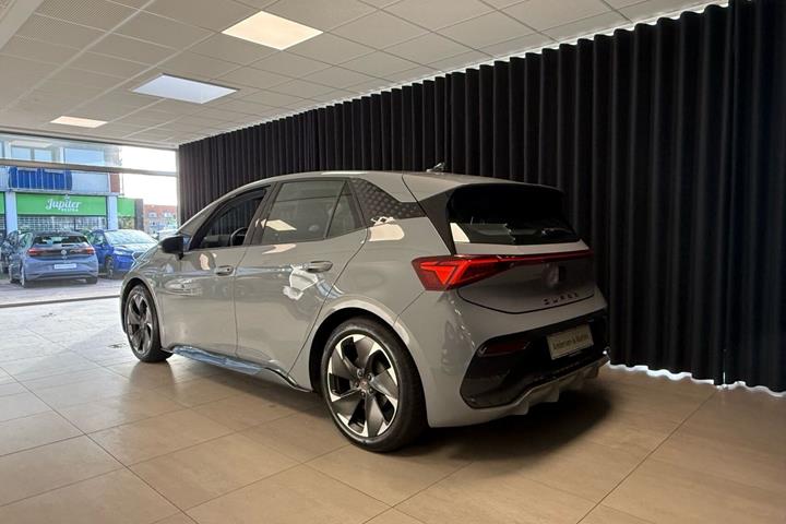 Grå Cupra Born fra 2024